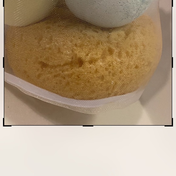 Lush Aroma Bath Bomb Set with Sea Sponge - Picture 2 of 5